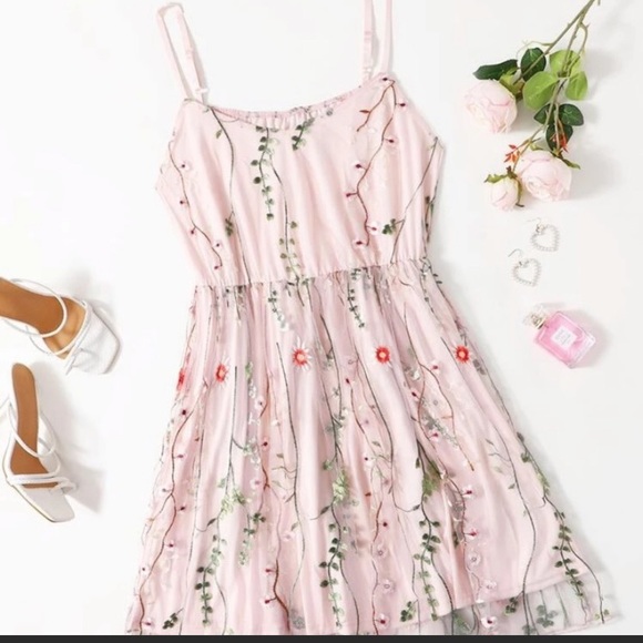 Dresses & Skirts - Pink Floral Dress